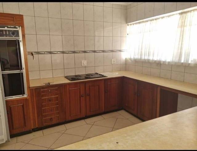 5 BEDROOM HOUSE FOR SALE IN BIRCHLEIGH NORTH